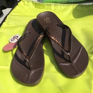 so sequin flip flops